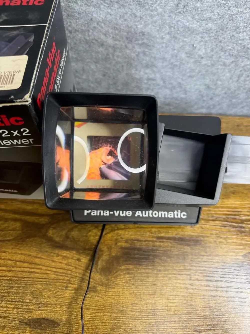 Pana-Vue Automatic Lighted 2x2 Slide Viewer with Original Box